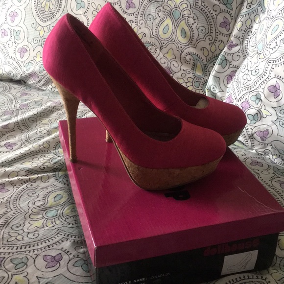 Dollhouse hot pink & cork pump size 9 - Picture 3 of 3